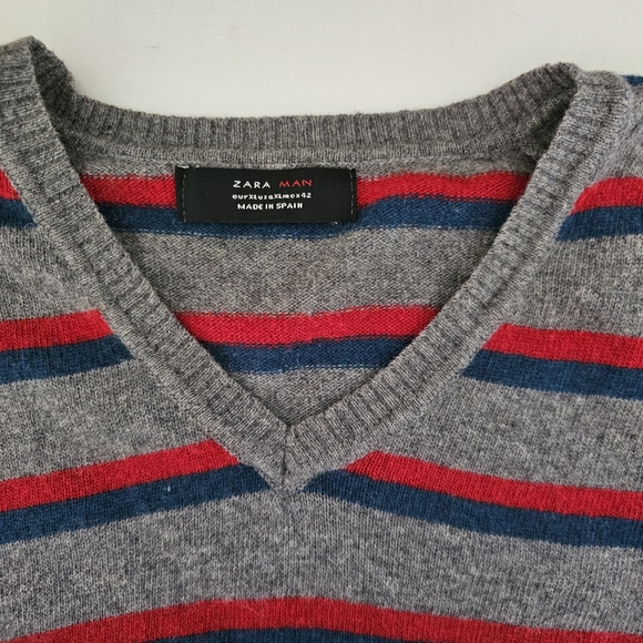 Zara Man Sweater Size XL Grey Red Blue Striped Lightweight Wool Blend V-Neck - Picture 5 of 10